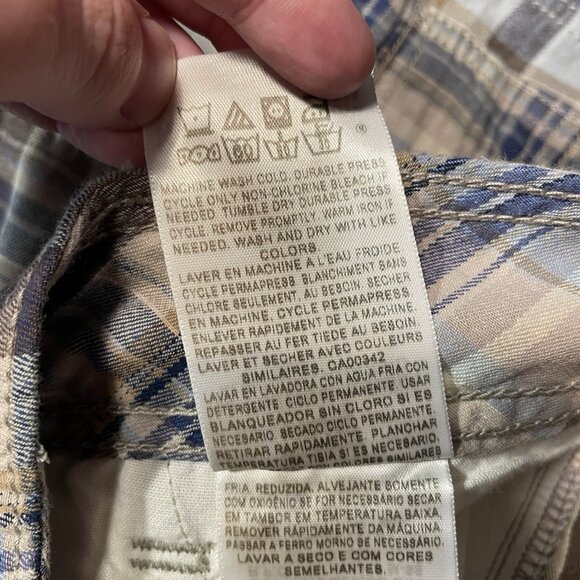 Levis Men 34 Blue/Tan Multicolor Plaid Relaxed Fit Sits at Knee Cargo Shorts NWT - Picture 11 of 12